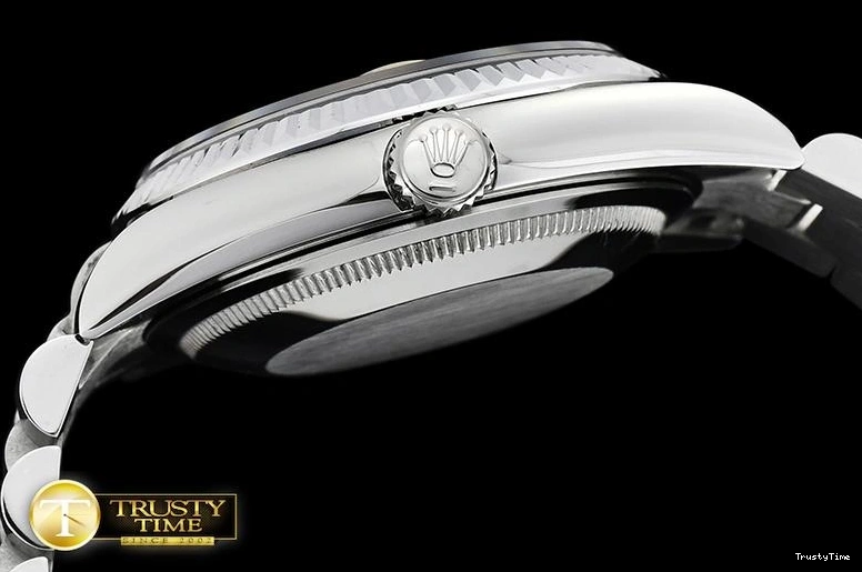 0118 RDD0214C – DayDate 36mm Classic 685